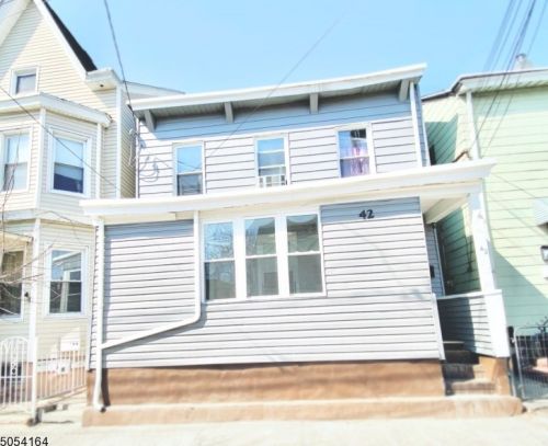 42 York St, Paterson, NJ 07524-1917