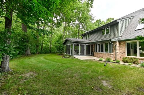 12427 Golf Dr, Thiensville WI  53092-2462 exterior