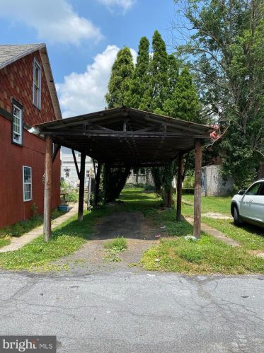 32 Pottsville St, Lincoln Colliery, PA 17963-1127