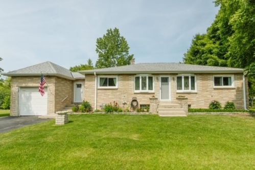 12449 Pilot Dr, Thiensville WI  exterior