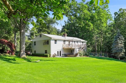 118 Oscawana Lake Rd, Tompkins Corners NY  10579-3014 exterior