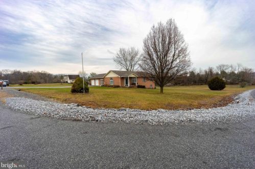 20 Gideon Ln, Falling Waters WV exterior