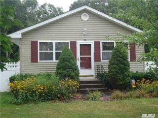 56 Kay Rd, Baiting Hollow, NY 11933-1002