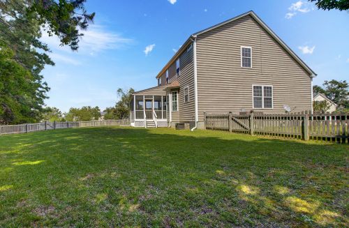 1064 Willoughby Ln, Mount Pleasant SC  29466-9038 exterior