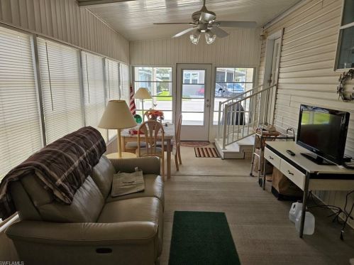 67 Turquoise Ave, Naples FL  34114-8253 exterior
