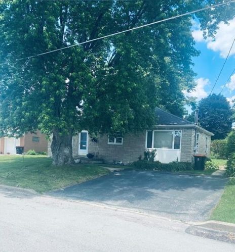 116 1st Ave, Latrobe, PA 15650-1101