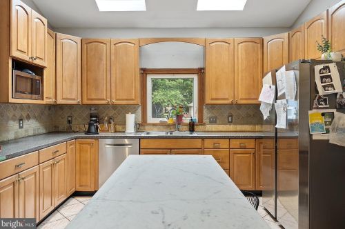 17 Lexington Ave, Camden NJ  08109-2013 exterior