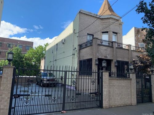 1305 Hoe Ave, Bronx NY  10459-1606 exterior