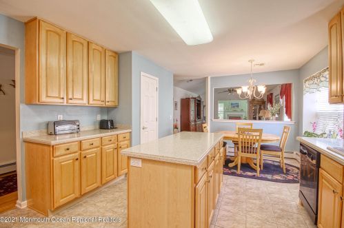 27 Valley Stream Ln, Lakewood NJ  08701-5746 exterior