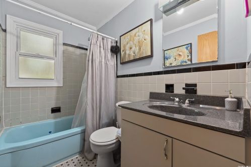 12 Covington St, Huntington Station NY  11746-8406 exterior