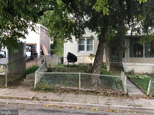 327 Wood St, Norristown, PA 19401-3515