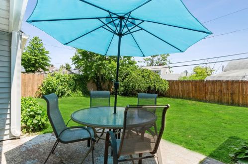 11 Lotus Ln, Westbury NY  11590-6320 exterior