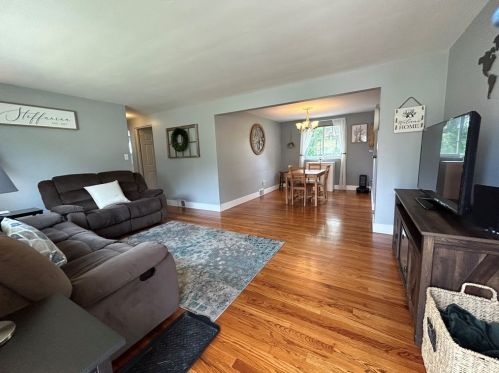 167 Elmwood Dr, Glenshaw, PA 15116-1252