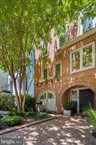 1443 Corcoran St, Washington, DC 20009-3803