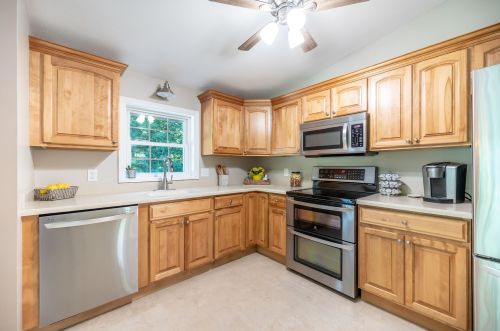 114 Lancaster Farm Rd, Salem NH  03079-4823 exterior