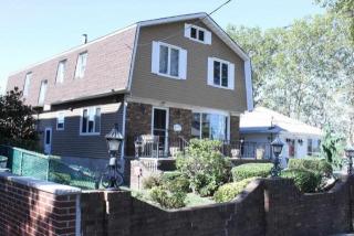 194 26th St, Bayonne, NJ 07002-4903