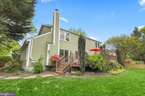 1426 Cellar Crk Way, Herndon VA  20170-2805 exterior