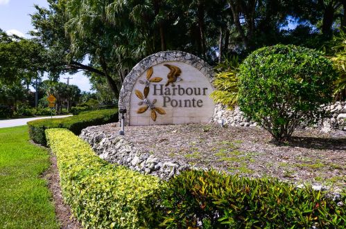 1161 Lighthouse Dr, Palm City, FL 34990-4515