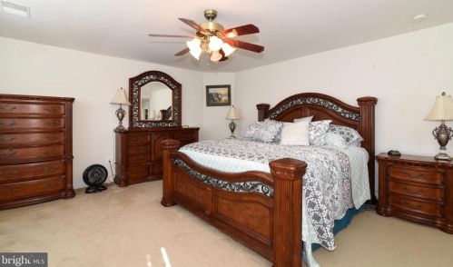 213 Alpine Dr, Leesburg VA 20175-6132 exterior