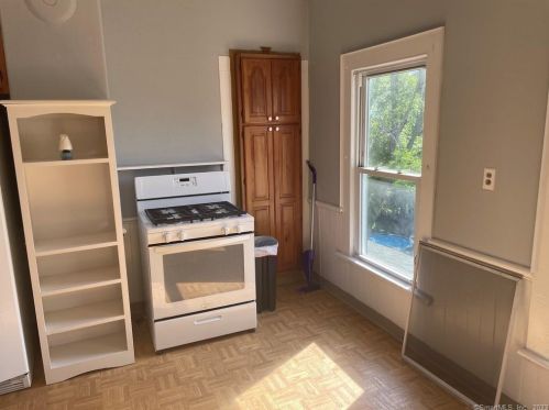 671 Farmington Ave, Kensington CT  06037-1350 exterior