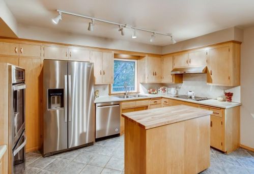 737 Amber Dr, Saint Paul MN 55122-2059 exterior