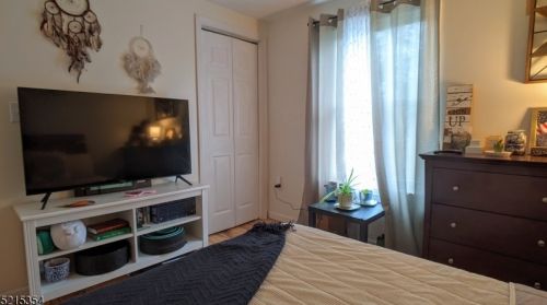 31 Arrowhead Dr, Wantage NJ  07461-1210 exterior