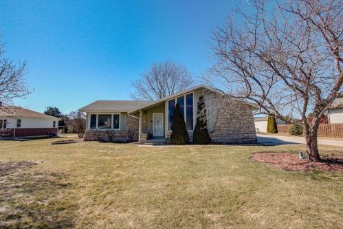 4929 72nd St, Milwaukee, WI 53220-4409