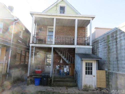 364 Lawrie St, Perth Amboy, NJ 08861-3343