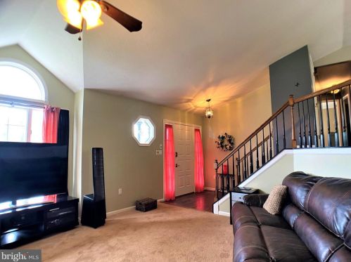 381 Lake St, Ephrata PA  17522-2456 exterior