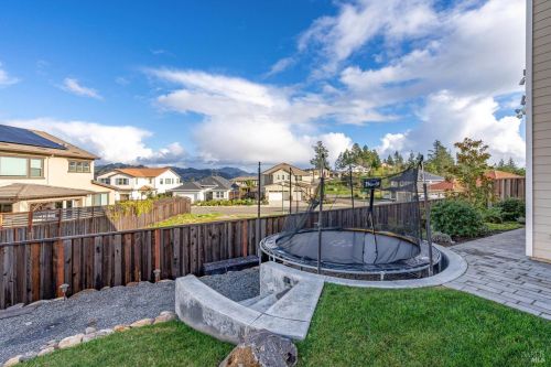 3837 Sedgemoore Dr, Santa Rosa CA  95404-7620 exterior