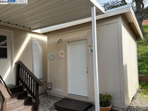 176 Harbor Dr, Daly City CA  94014-2829 exterior