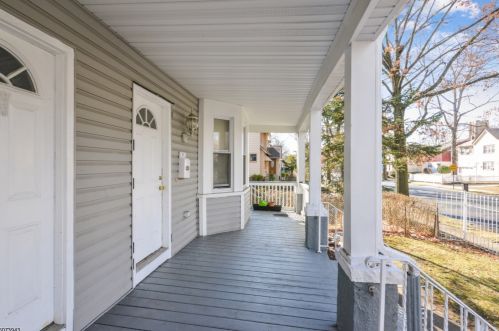 44 Oak St, East Orange, NJ 07018-2822
