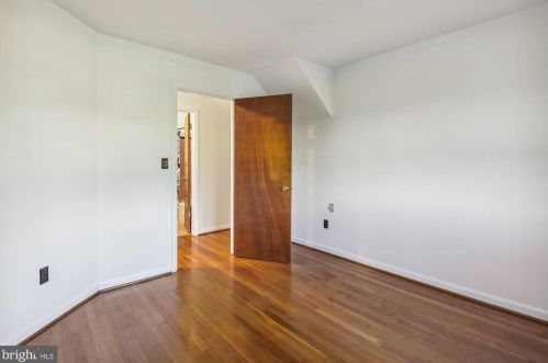 13100 Furnace Mountain Rd, Lovettsville VA  20180-2418 exterior