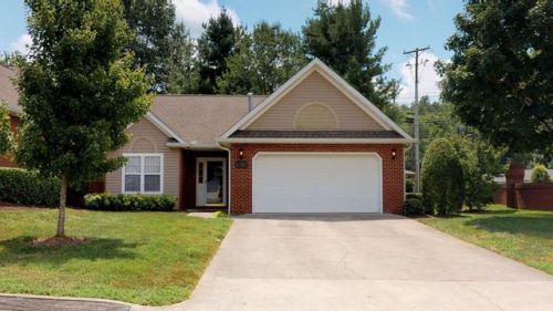 4202 Huddersfield Way, Knoxville, TN 37920-3577