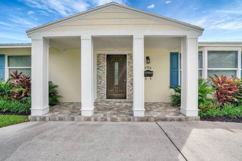 704 Eastwind Dr, West Palm Beach, FL 33408-4304
