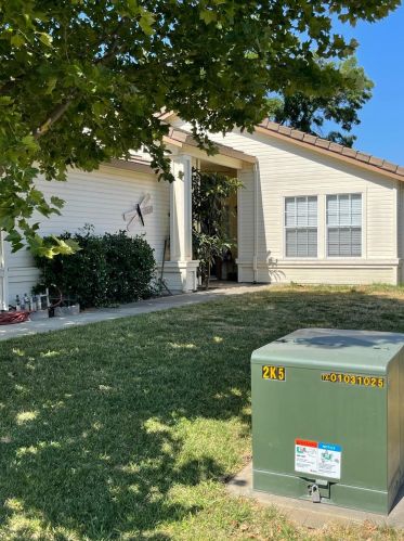 9075 Bristol Plaza Way, Elk Grove, CA 95624-1476