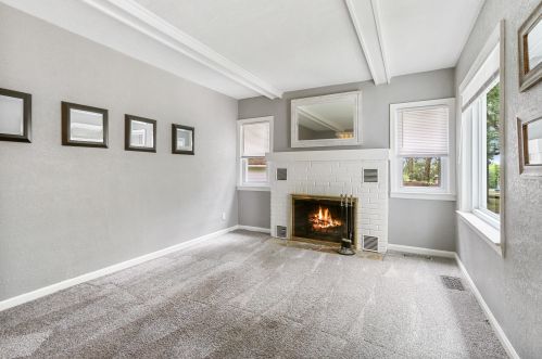 3281 Lockwood Blvd, Lake Geneva, WI 53147-4527