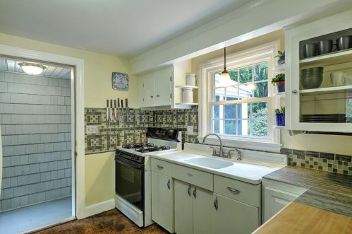 16 Cormier Rd, Lincoln RI  02865-3104 exterior