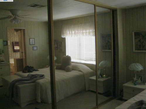 29425 New Hampshire Way, Hayward CA  94544-6459 exterior