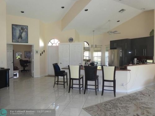7529 Lexington Club Blvd, Delray Beach, FL 33446-3989
