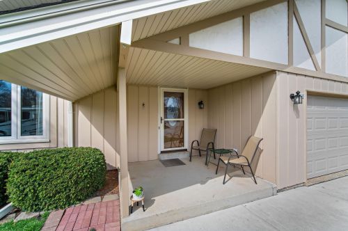 15410 Glenora Ct, Waukesha, WI 53151-5837