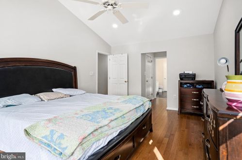 301 Belford Dr, Princeton NJ  08540-9000 exterior