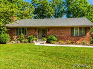 462 Beach Dr, Hendersonville, NC 28792-3001