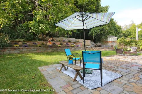 39 Shore Dr, Monmouth Hills NJ  07732-1027 exterior