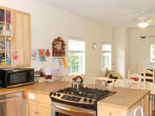 51 Golden Hill Ave, Goshen NY  10924-1718 exterior