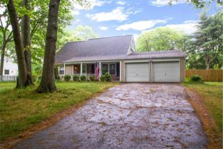 8 Palfrey St, Stonybrook NY  11790-2612 exterior