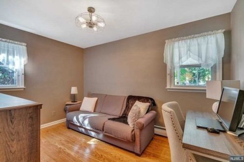 83 Calumet Ave, Oakland NJ  07436-2902 exterior