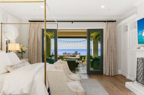 8 Rockshore Blf, Newport Beach CA  92657-2131 exterior