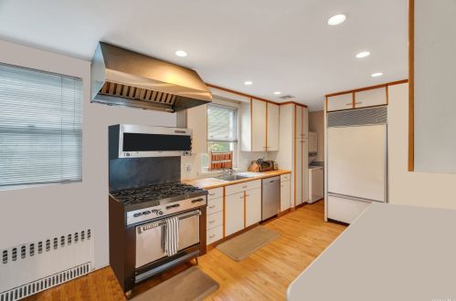 72 Meadow Dr, Woodsburgh NY  11598-2220 exterior