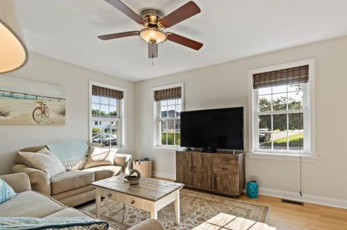 41 Orlando Dr, South Kingstown RI  02882-4416 exterior